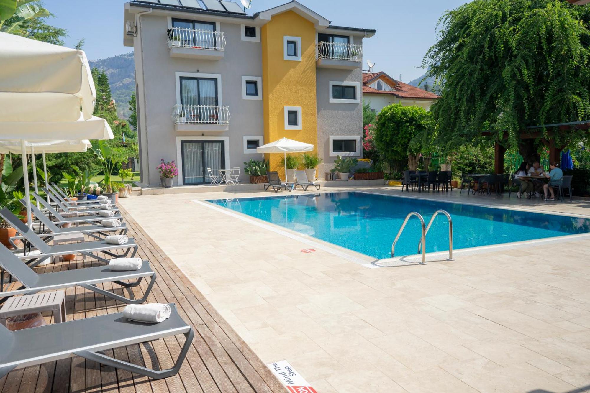 West House Exclusive Hotel Гёчек Экстерьер фото